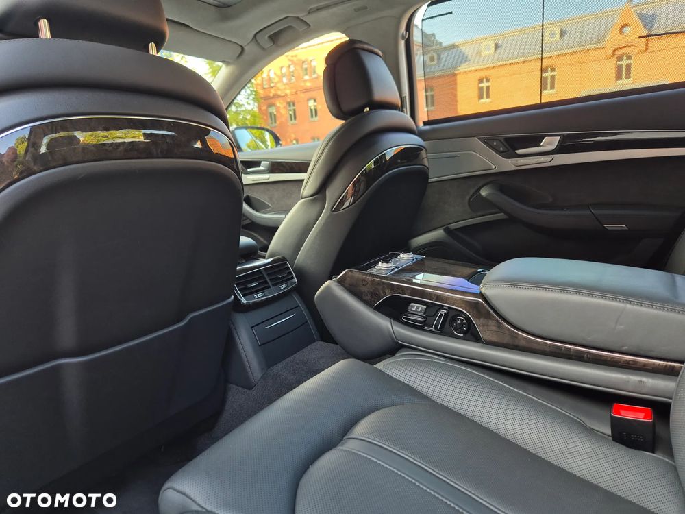 Audi A8 4.2 TDI DPF (clean diesel) quattro tiptronic Lang - 26