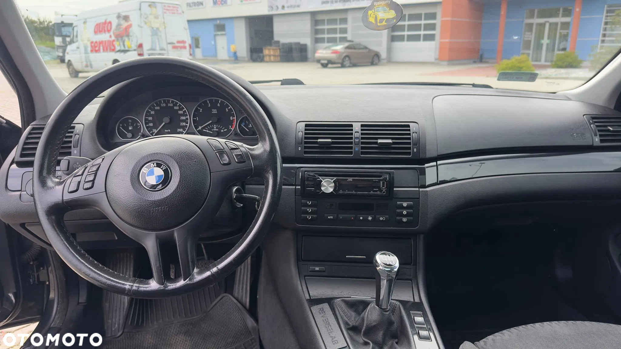 BMW Seria 3 330i - 13