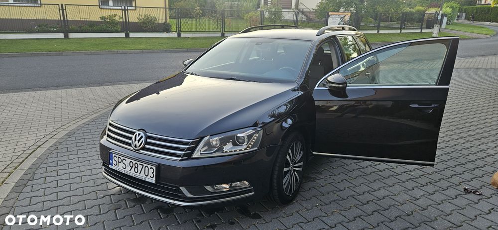 Volkswagen Passat - 1