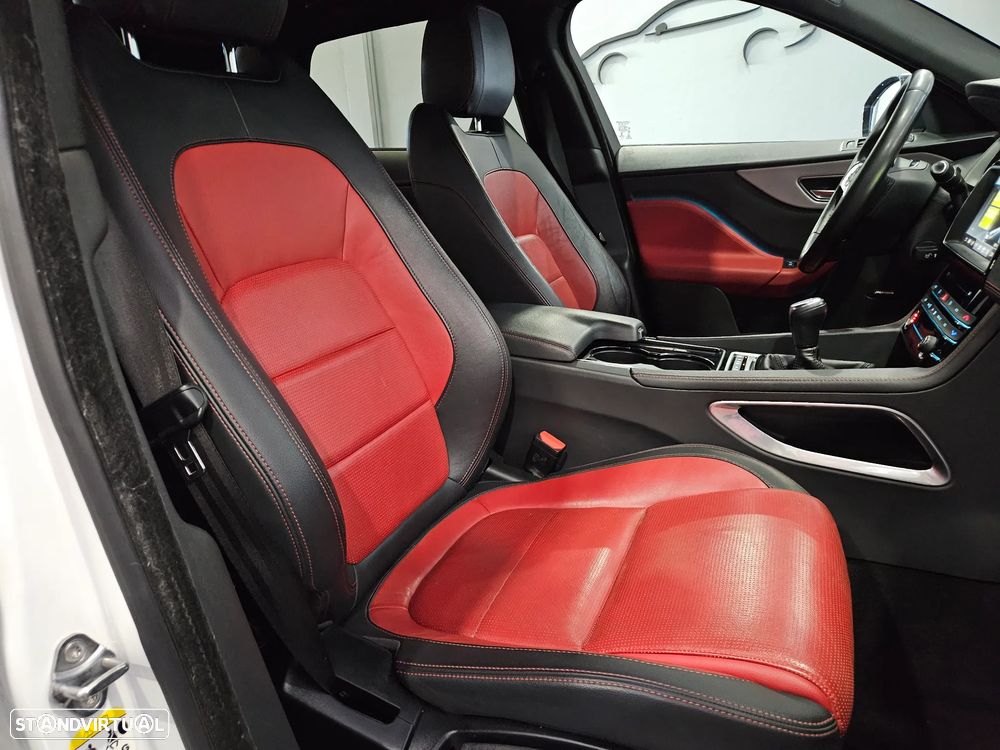 Jaguar F-Pace 2.0 i4D R-Sport - 29