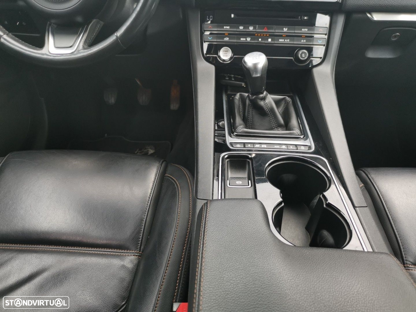 Jaguar F-Pace 2.0 i4D Portfolio - 18