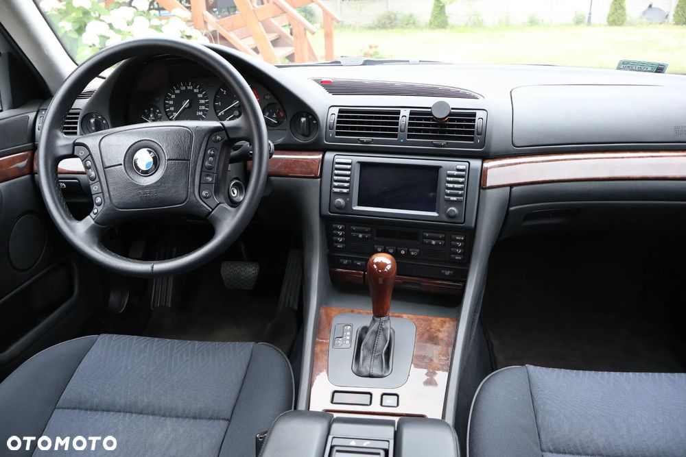 BMW Seria 7 - 22