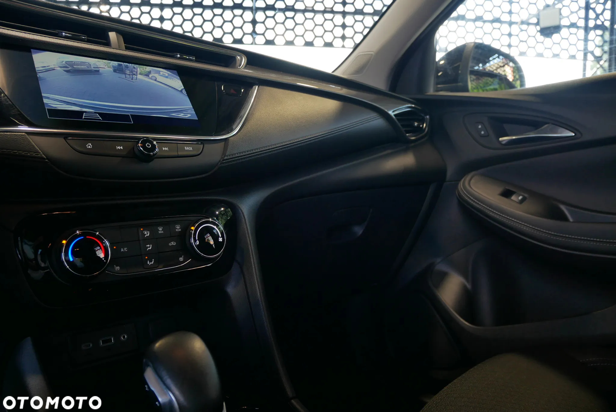 Buick Encore - 27
