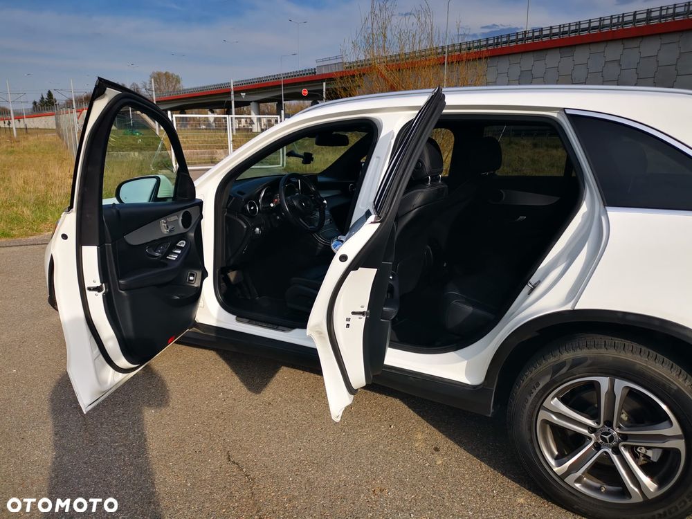 Mercedes-Benz GLC - 24