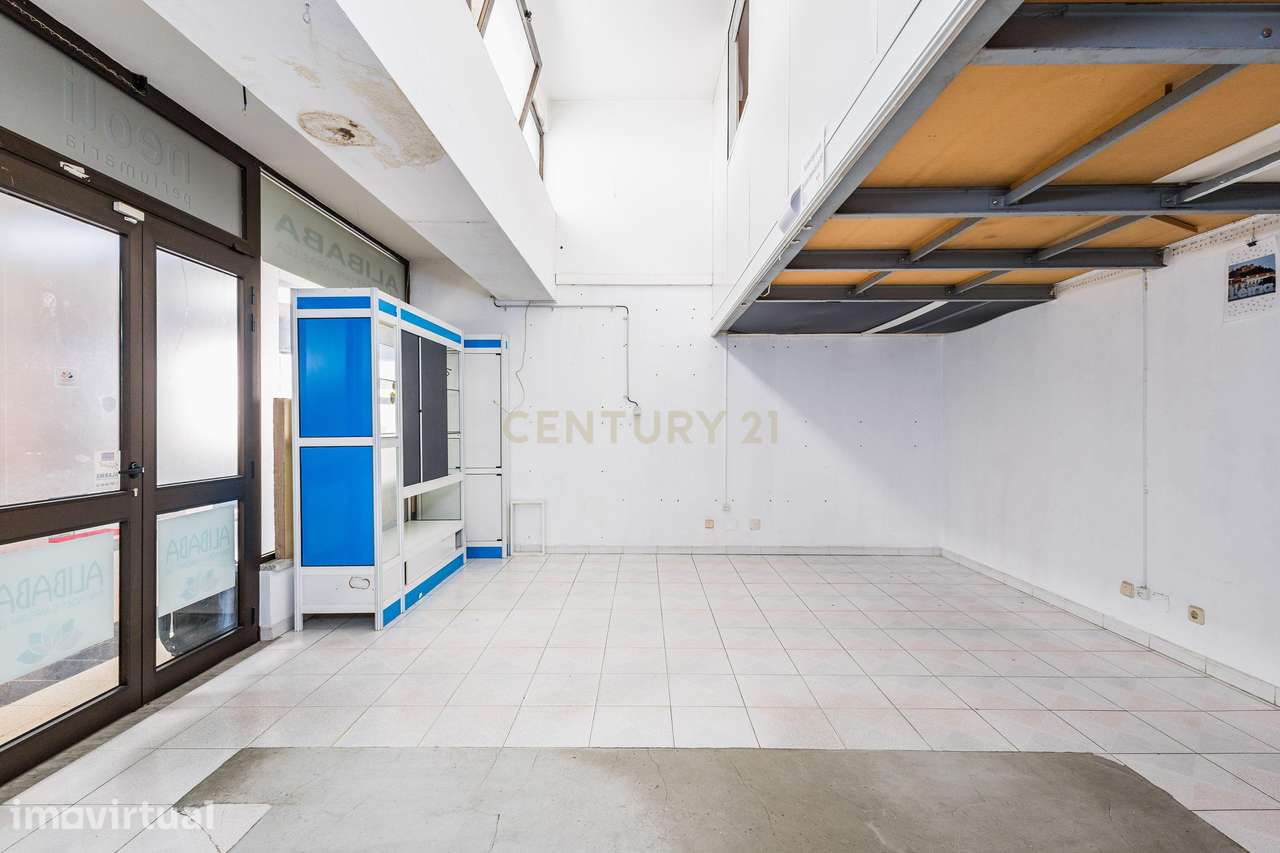 Loja com Mezzanine no Centro de Leiria - Galerias São José - Grande imagem: 3/11