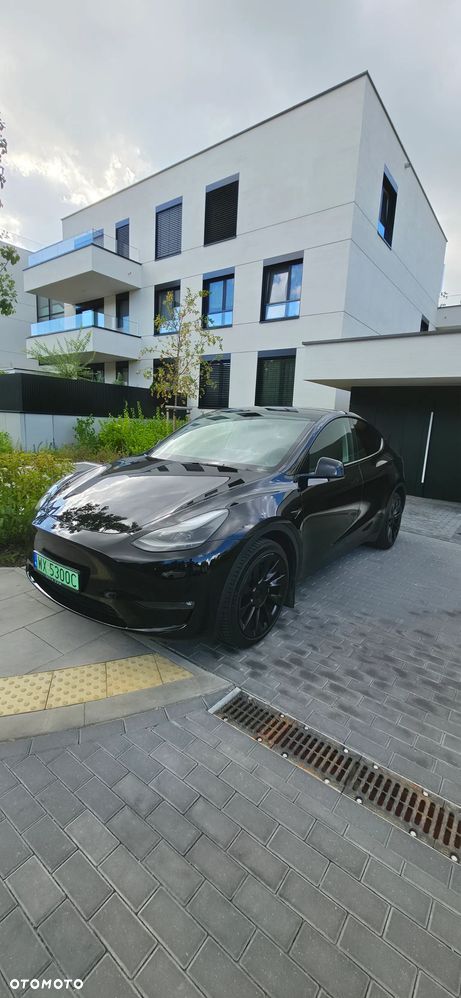 Tesla Model Y - 1