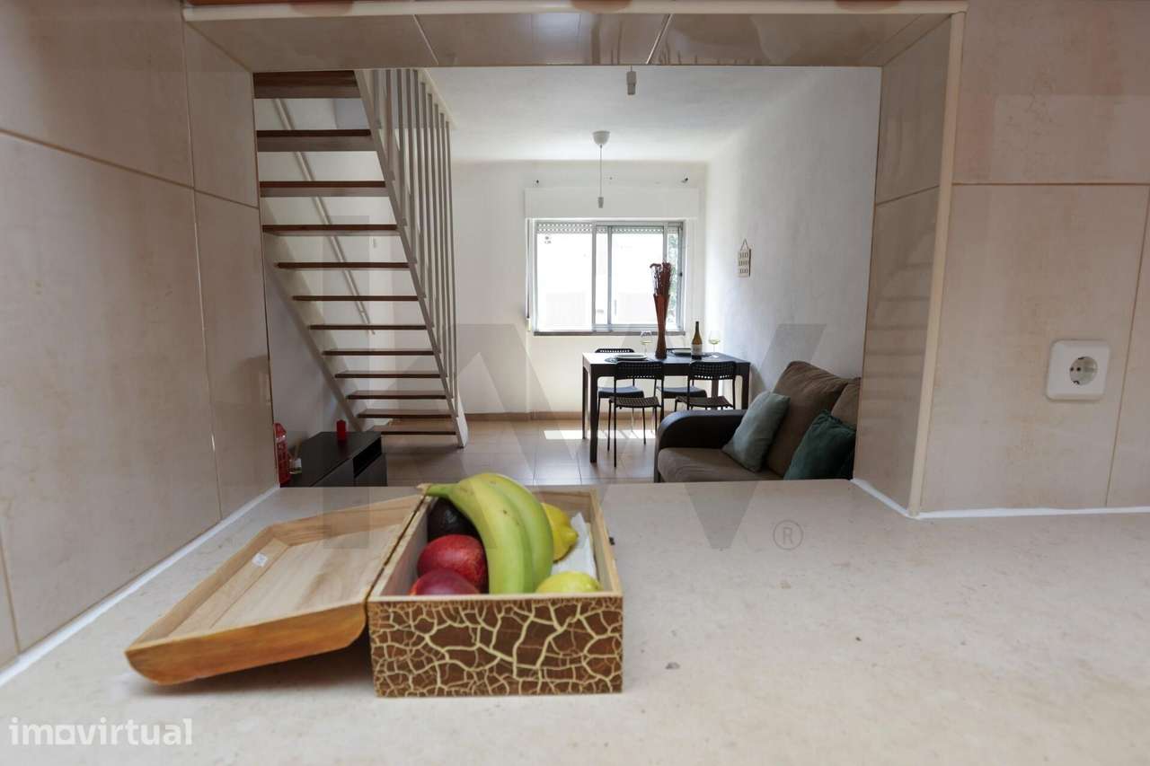 T2 duplex em Benfica, junto ao Colombo e Hospital da Luz - Grande imagem: 2/38