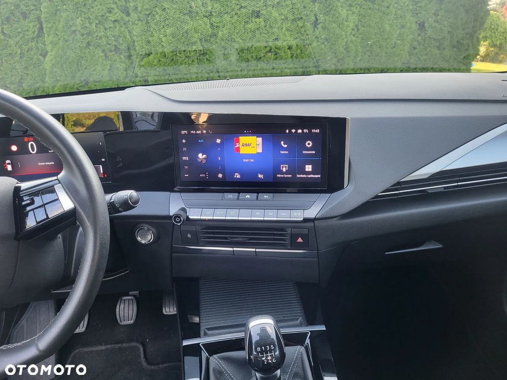 Opel Astra 1.2 Turbo Business Edition - 11