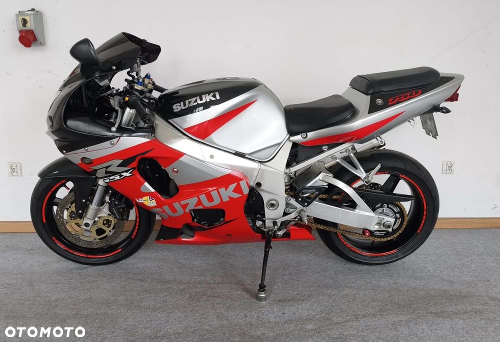 Suzuki GSX-R - 10