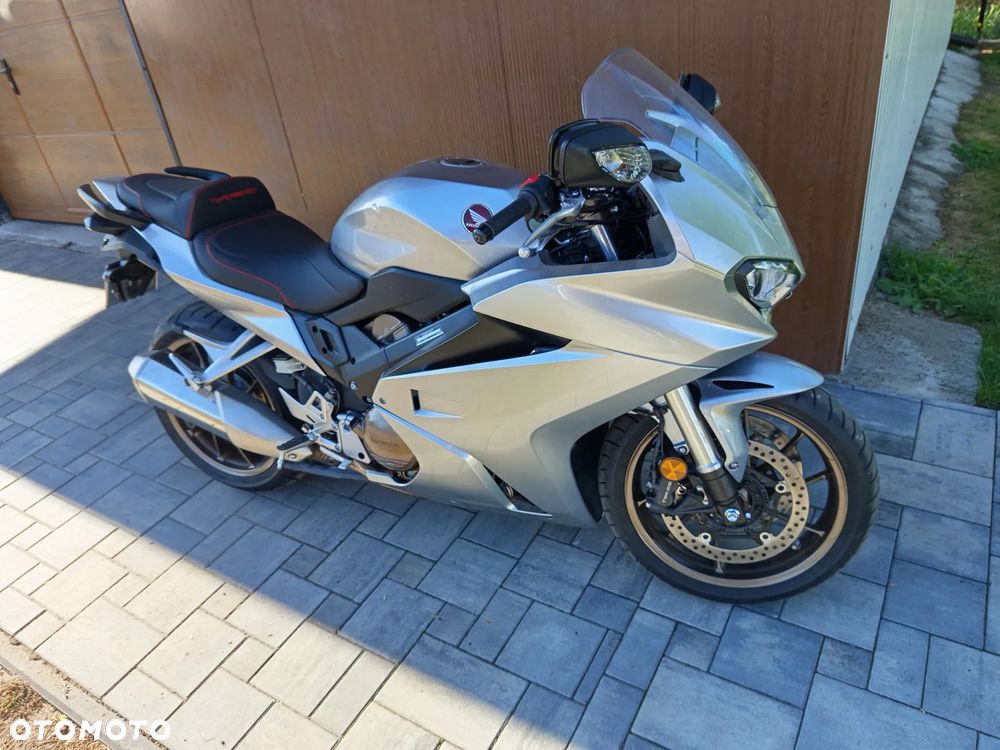 Honda VFR - 1