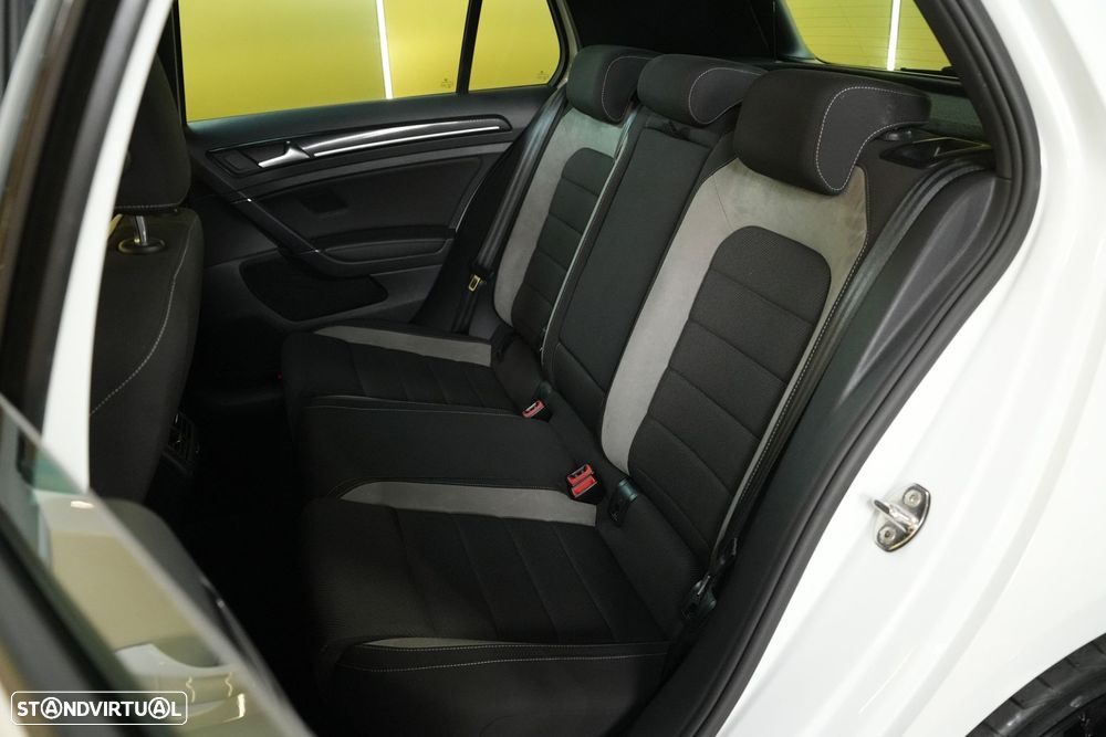 VW Golf 2.0 TSI R DSG - 40