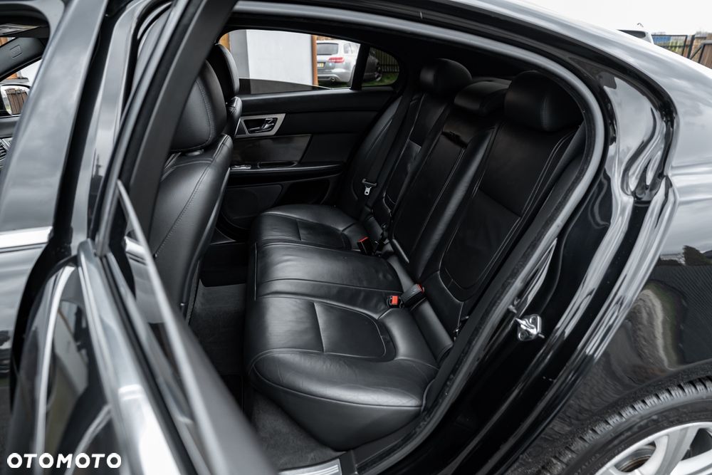 Jaguar XF 2.0 T Prestige - 20