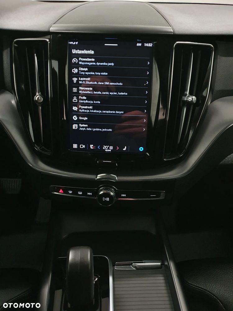 Volvo XC 60 B4 D AWD Ultimate Dark - 16