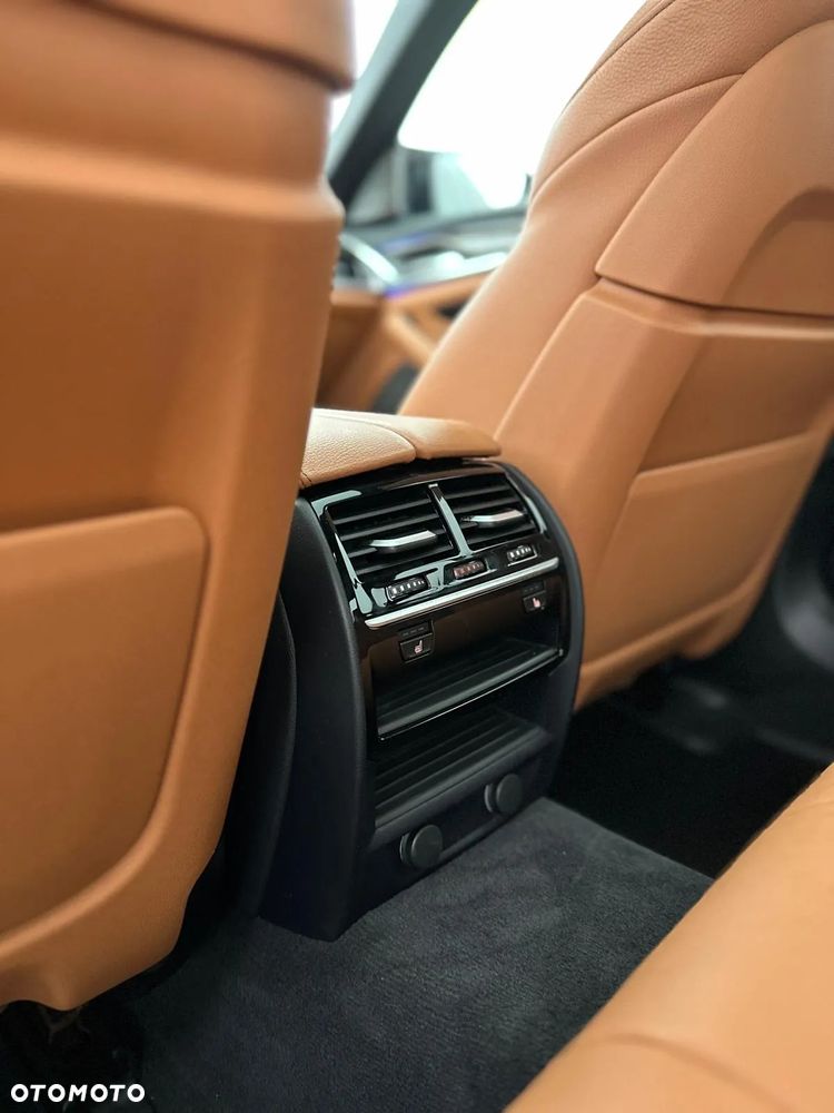 BMW Seria 5 540i xDrive Sport Line - 26