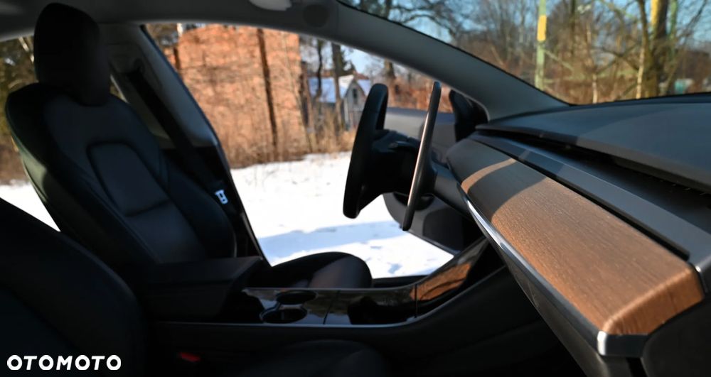 Tesla Model 3 Long Range AWD - 33