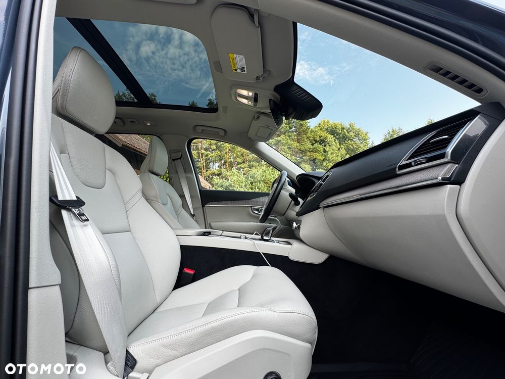 Volvo XC 90 - 18