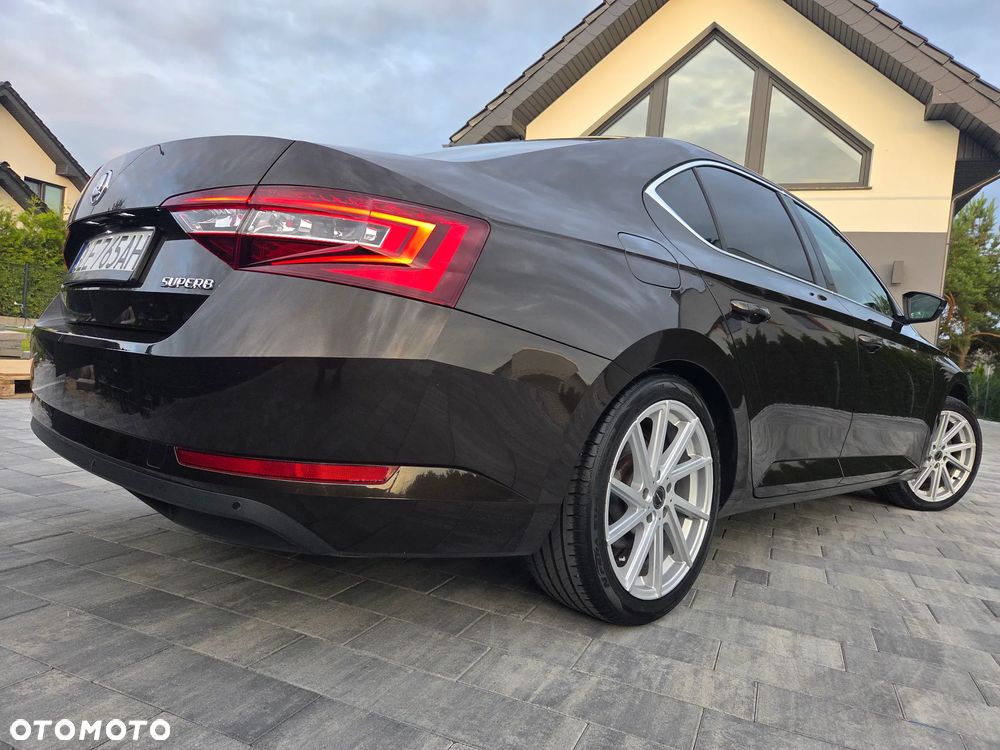 Skoda Superb 2.0 TDI DSG Premium Edition - 5
