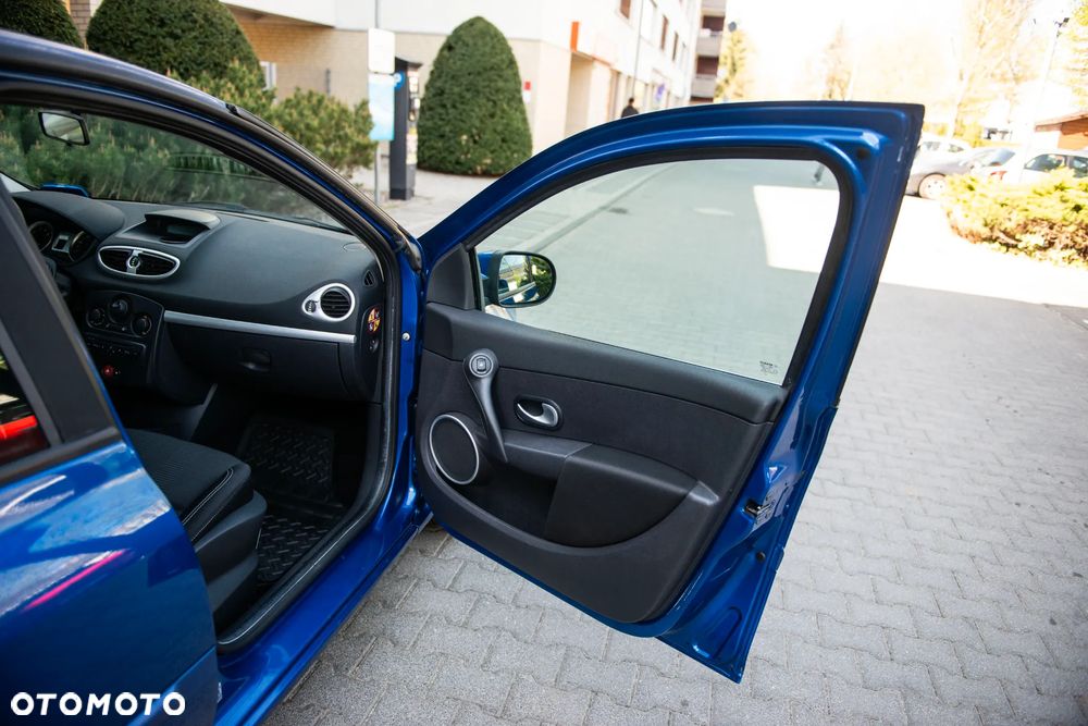 Renault Clio 1.2 16V Confort Authentique - 23