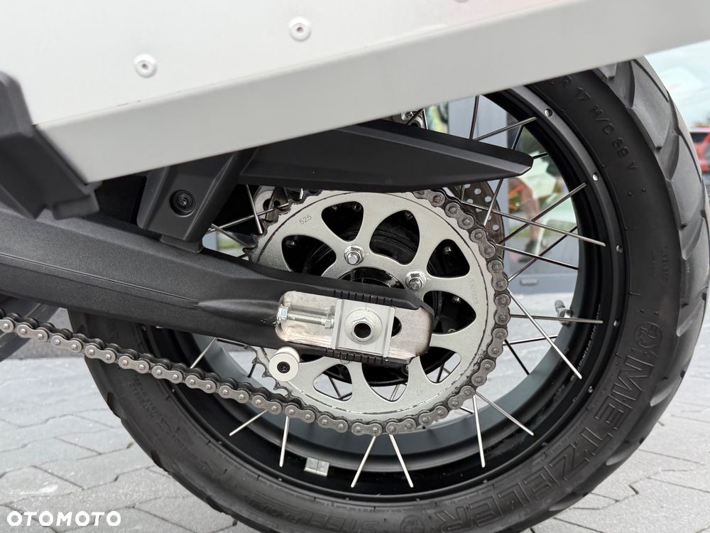 QJMOTOR SVT 650X - 29