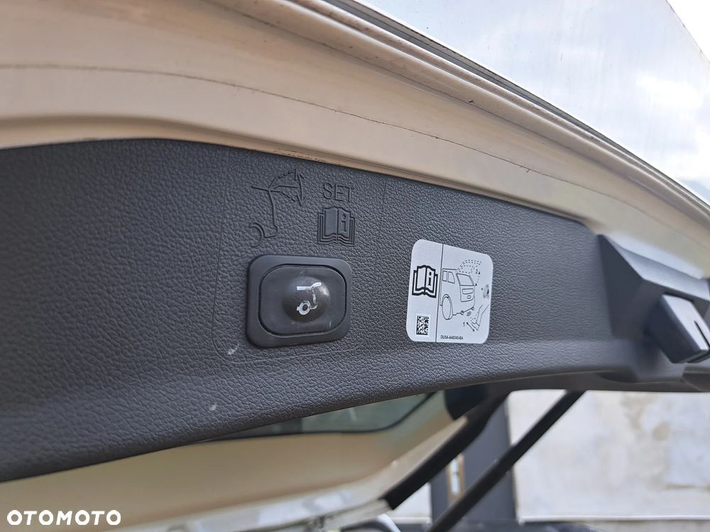 Ford Kuga 2.0 TDCi 2x4 Business Edition - 11