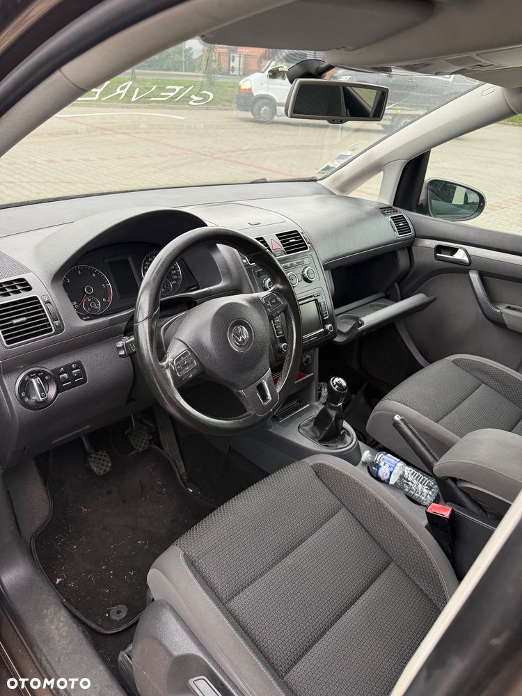 Volkswagen Touran - 9