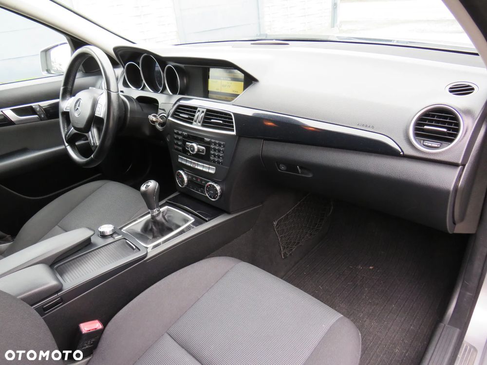 Mercedes-Benz Klasa C 200 CDI DPF BlueEFFICIENCY - 34