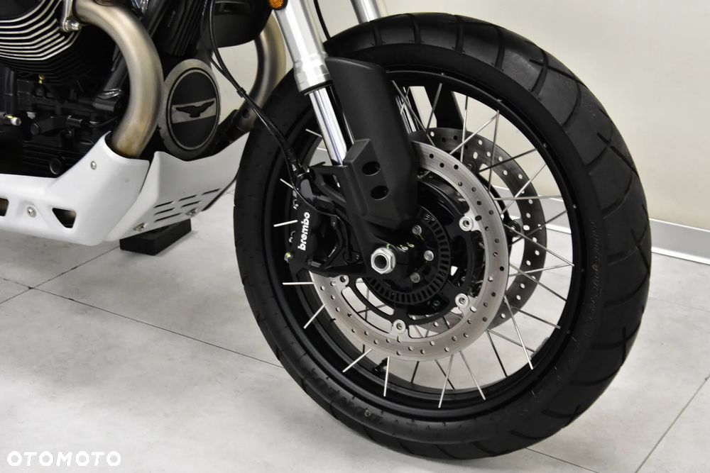 Moto Guzzi V85 - 32