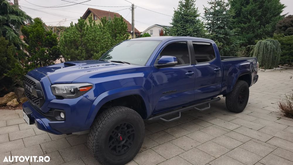 Toyota Tacoma - 8