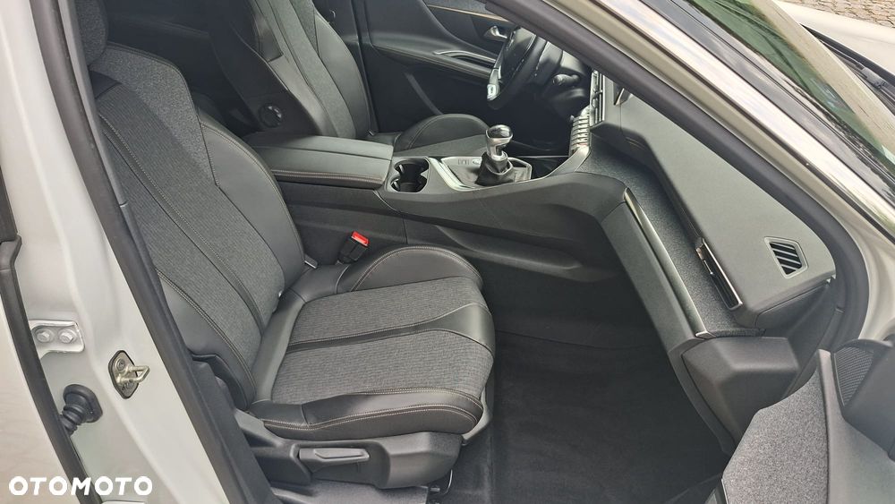Peugeot 3008 - 15