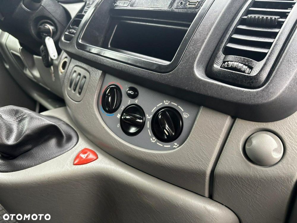 Renault Trafic - 10