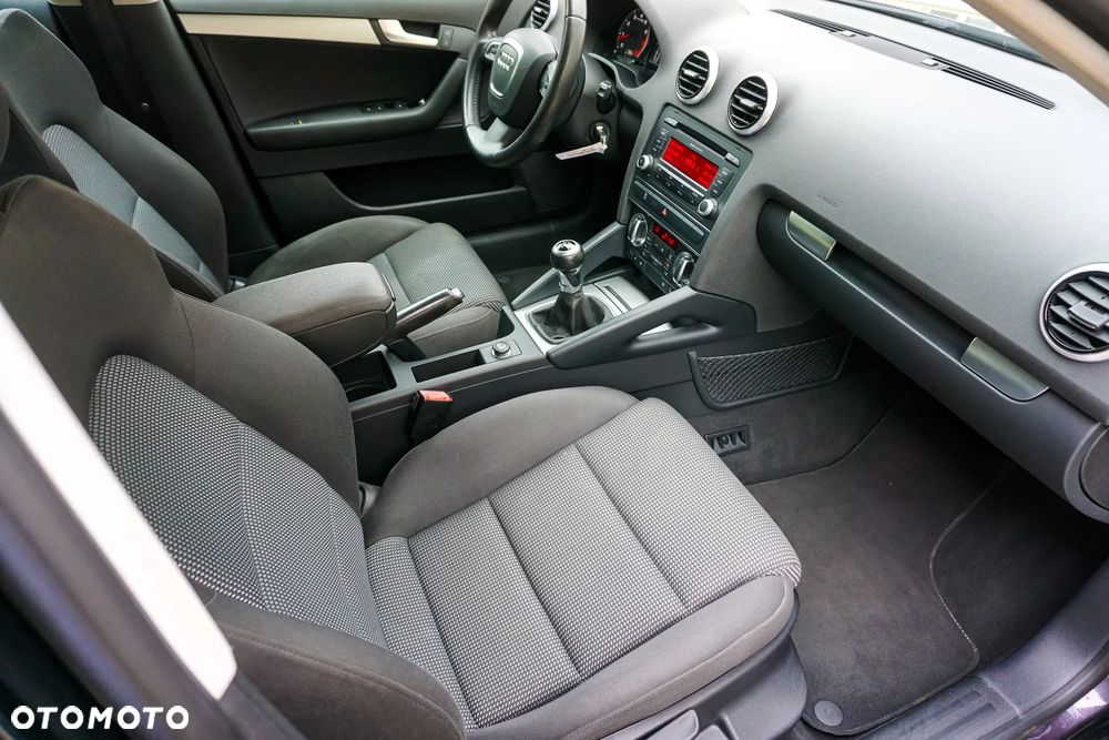 Audi A3 Sportback 1.6 Ambition - 11