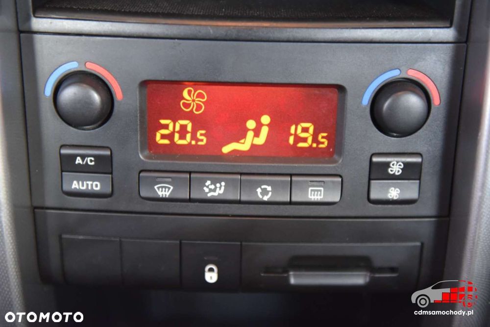 Peugeot 207 - 28