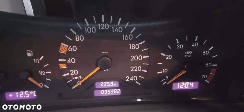 Mercedes-Benz CLK - 22