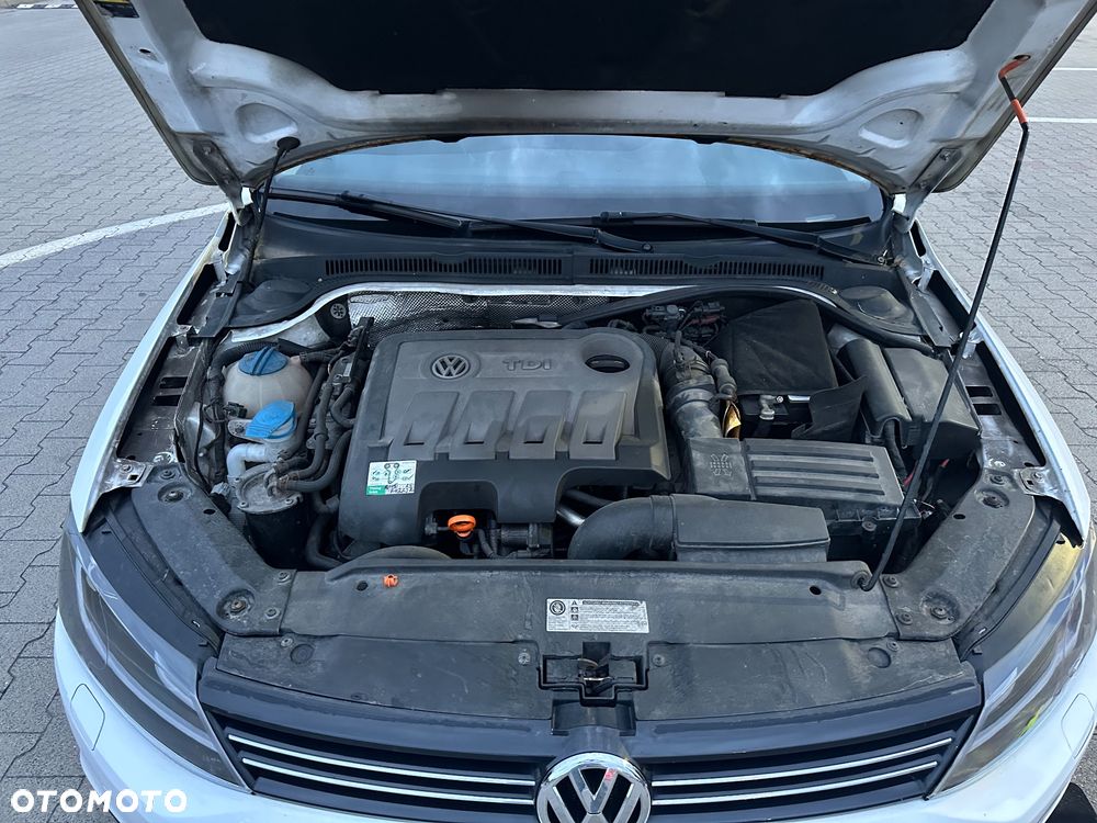 Volkswagen Jetta 2.0 TDI Comfortline - 25