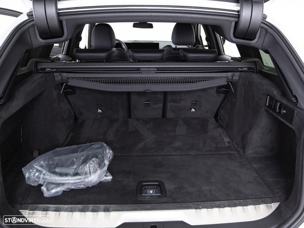BMW 330 e xDrive Aut. - 14