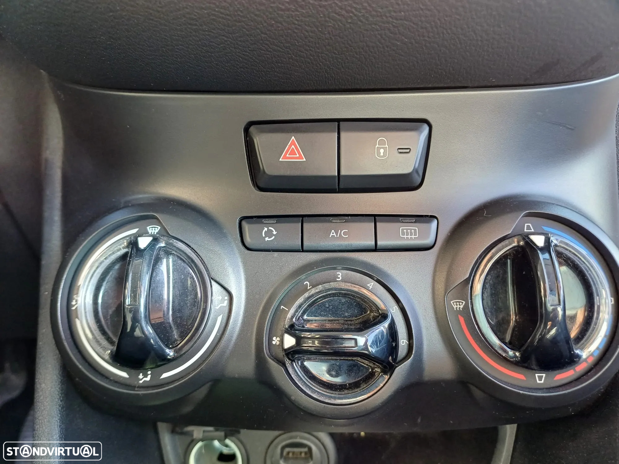 Peugeot 208 1.4 HDi Active - 12