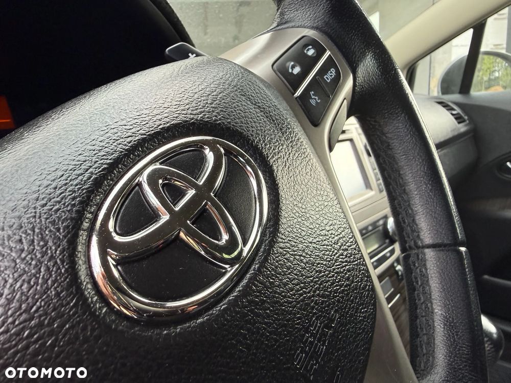 Toyota Avensis 1.8 Premium MS - 11