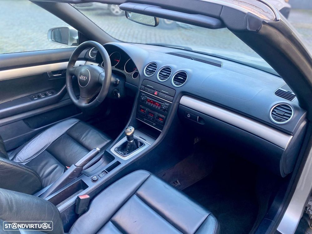 Audi A4 Cabrio 2.5 TDI S-line - 21