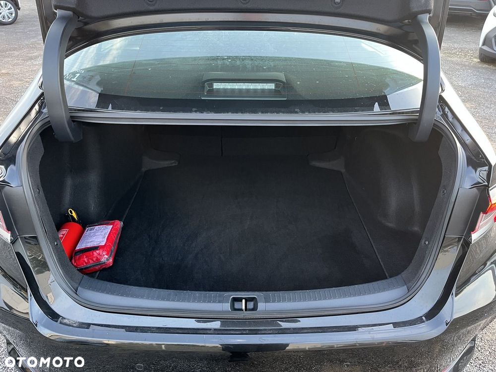 Toyota Corolla 1.8 Hybrid Comfort - 33