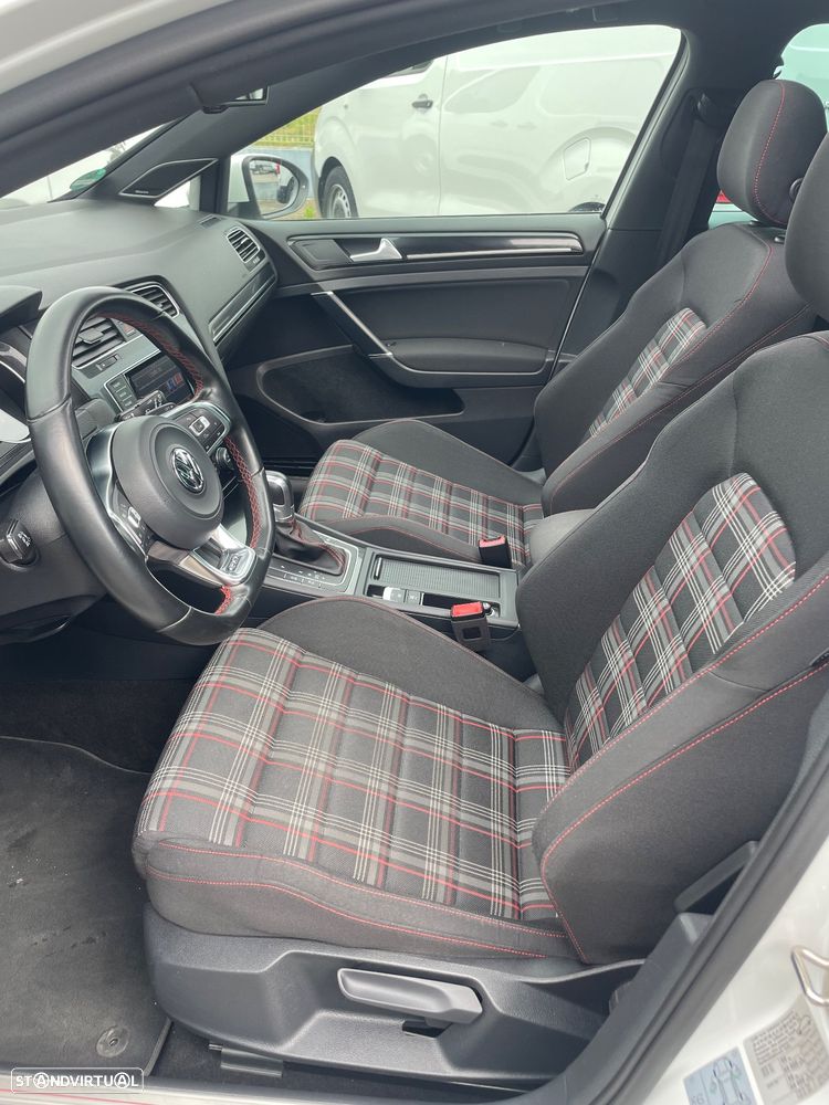 VW Golf 2.0 TSi GTi DSG Performance - 13