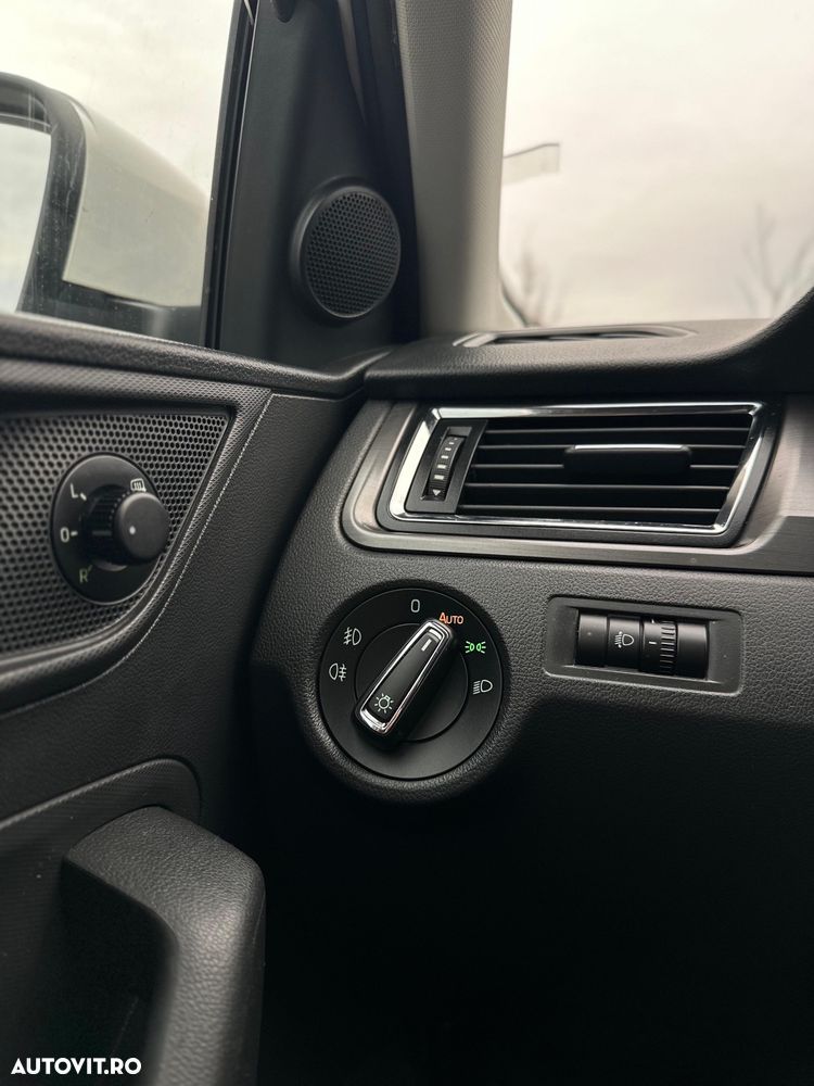 Skoda RAPID 1.2 TSI Style DSG - 13