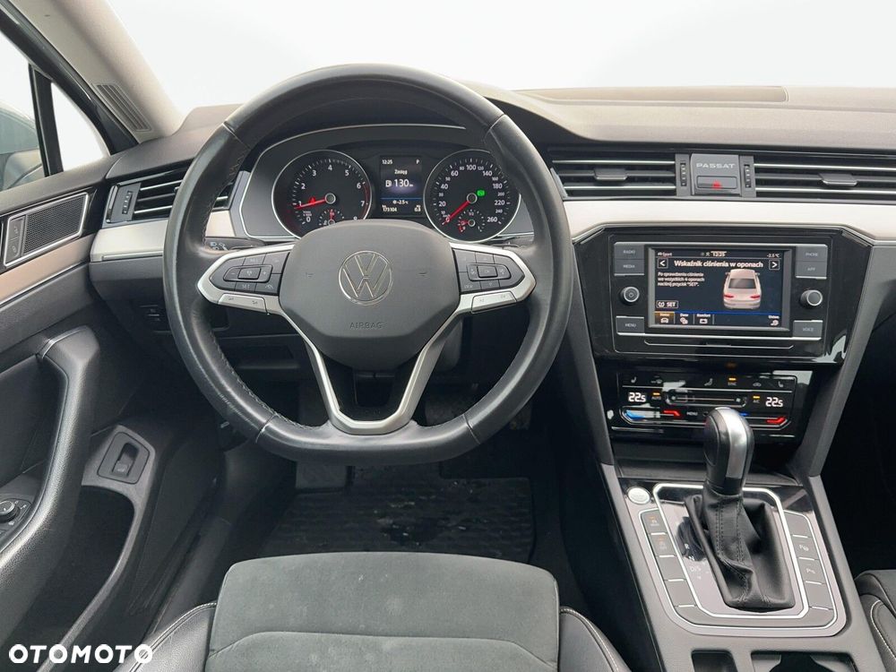 Volkswagen Passat - 16