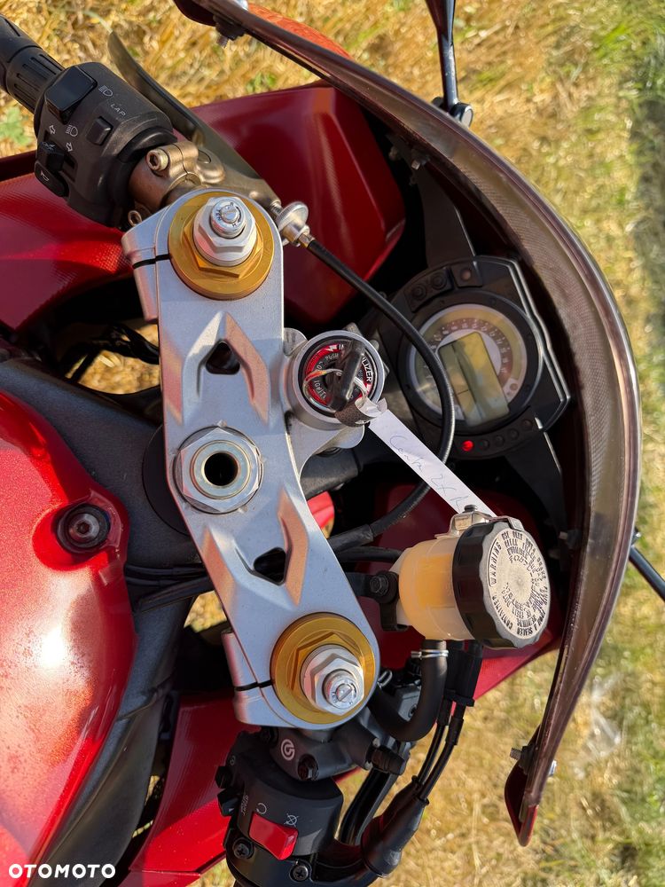 Kawasaki ZXR - 12