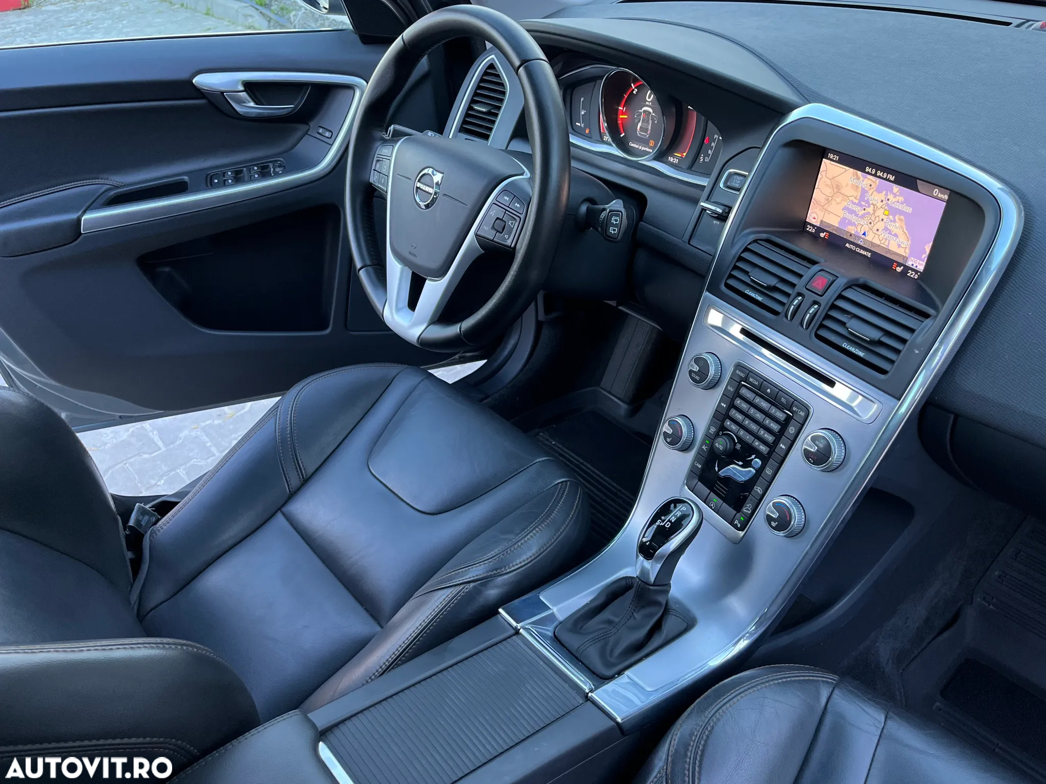 Volvo XC 60 D4 Geartronic Summum - 9