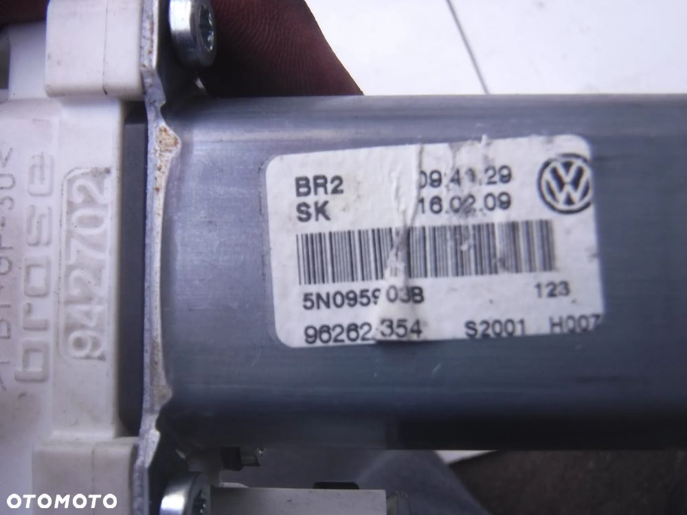 Vw Tiguan Skoda Seat Golf Passat B6  silniczek tyl szyby 5N0959703 1K0959794E   5N0959704B 1K0959795AA 5N0959703B 1K0959794AA 5N0959704 1K0959795E - 7