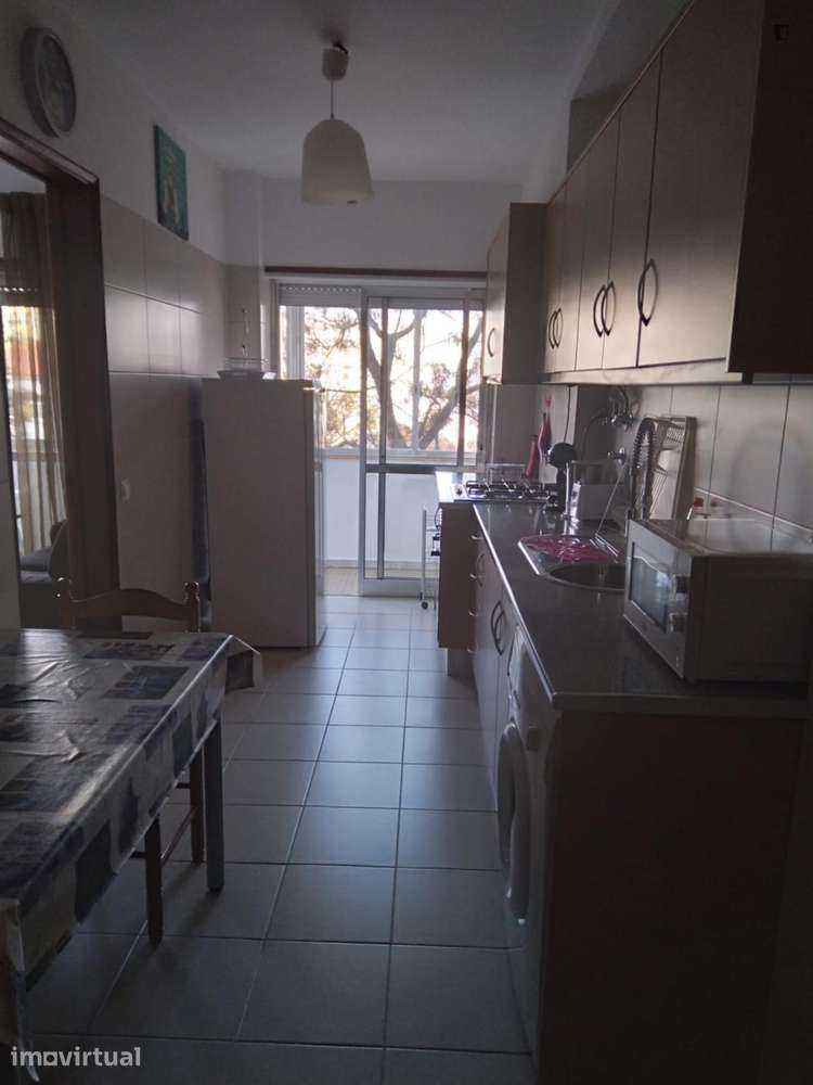 Apartamento com 2 quartos - localizado em Faro - Grande imagem: 2/7