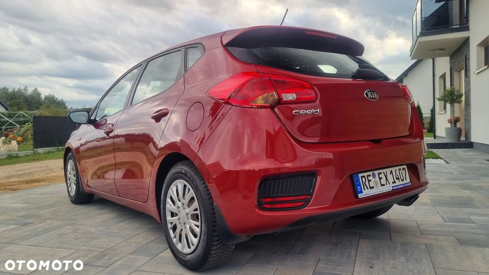 Kia Ceed 1.4 CVVT UEFA EURO 2016 - 26