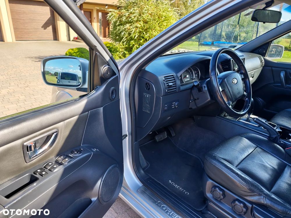 Kia Sorento 3.3 V6 LX - 12
