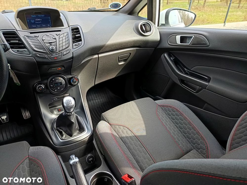 Ford Fiesta 1.0 EcoBoost S&S ST-LINE - 22