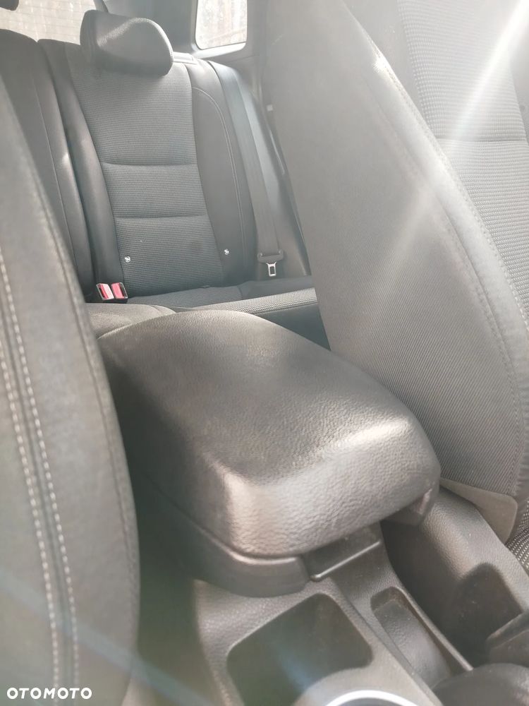 Hyundai i30 1.6 Classic + - 17